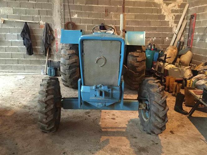 Traktor Ford