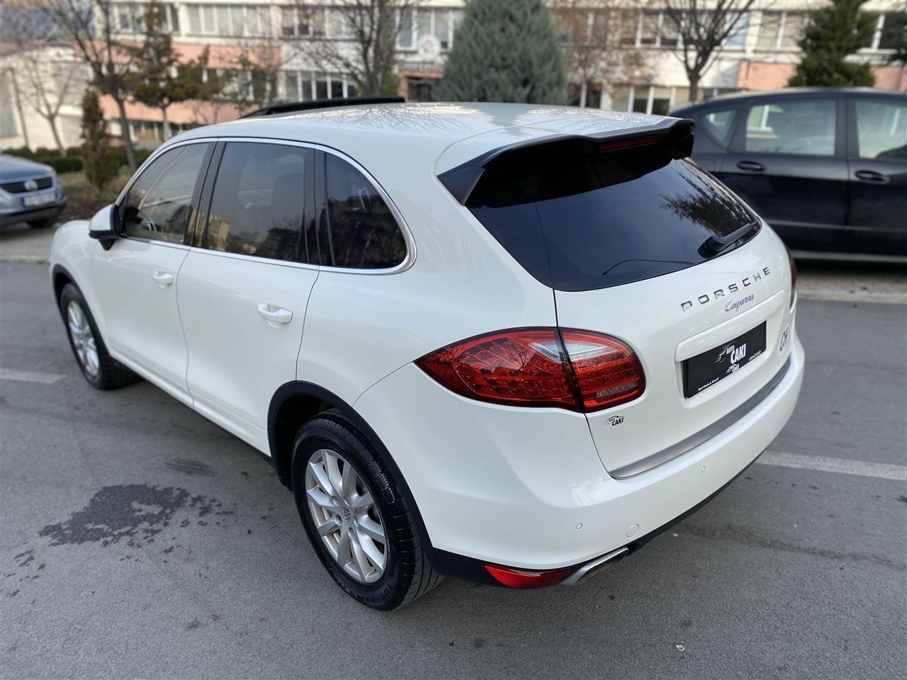 I-SHITUR---PORSCHE-CAYENNE