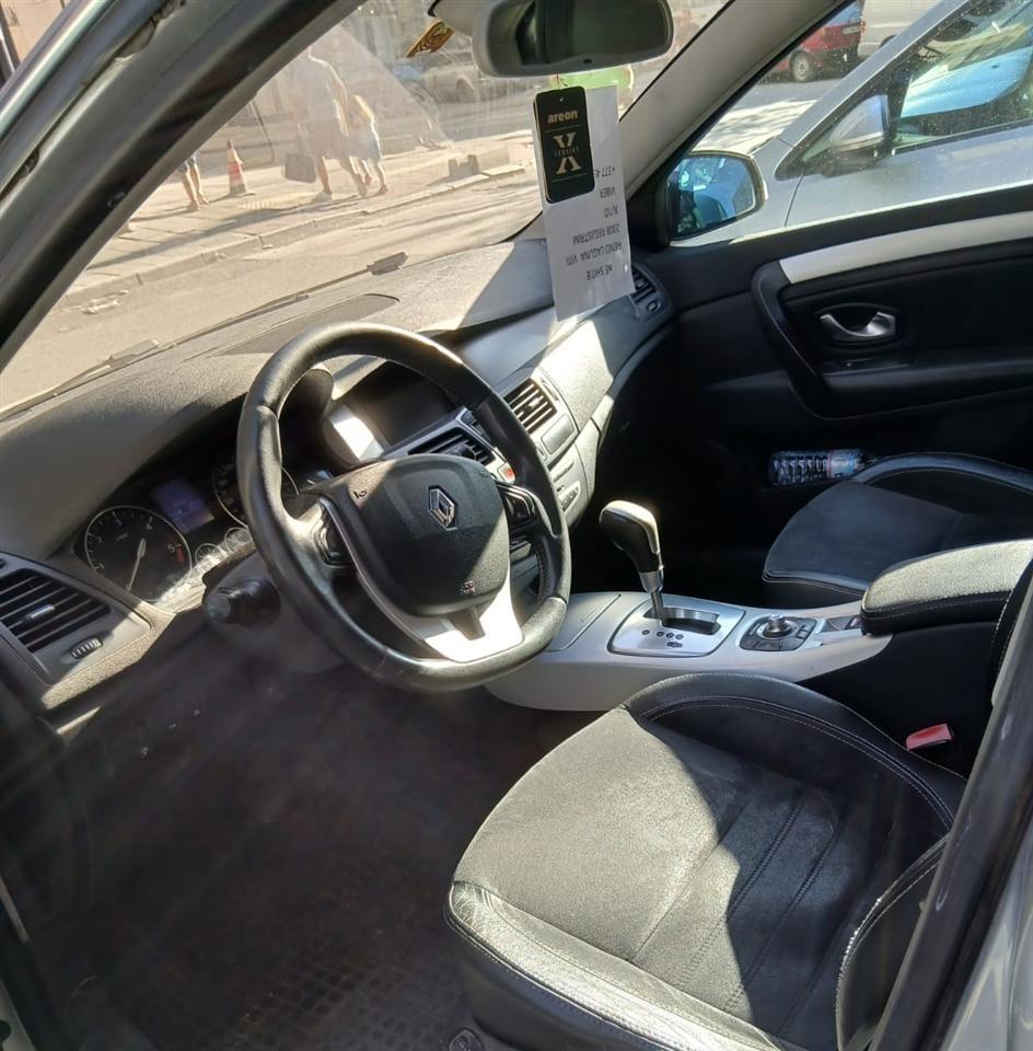 Renault-LAGUNA