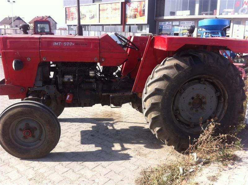 Traktor-imt-577