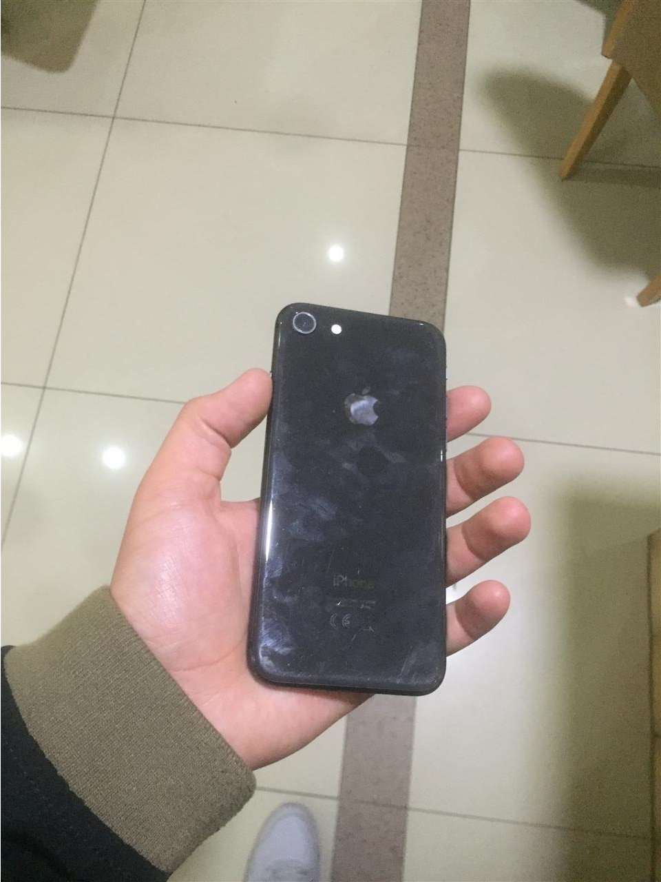 IPHONE-8---64GB