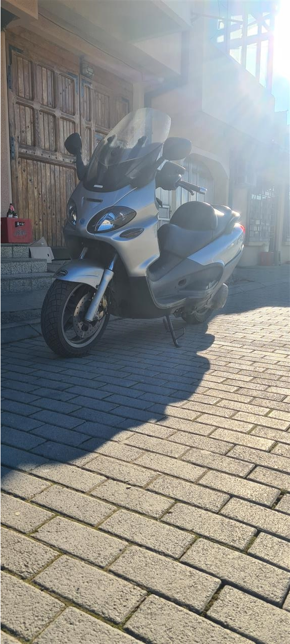 Piaggio-x9-