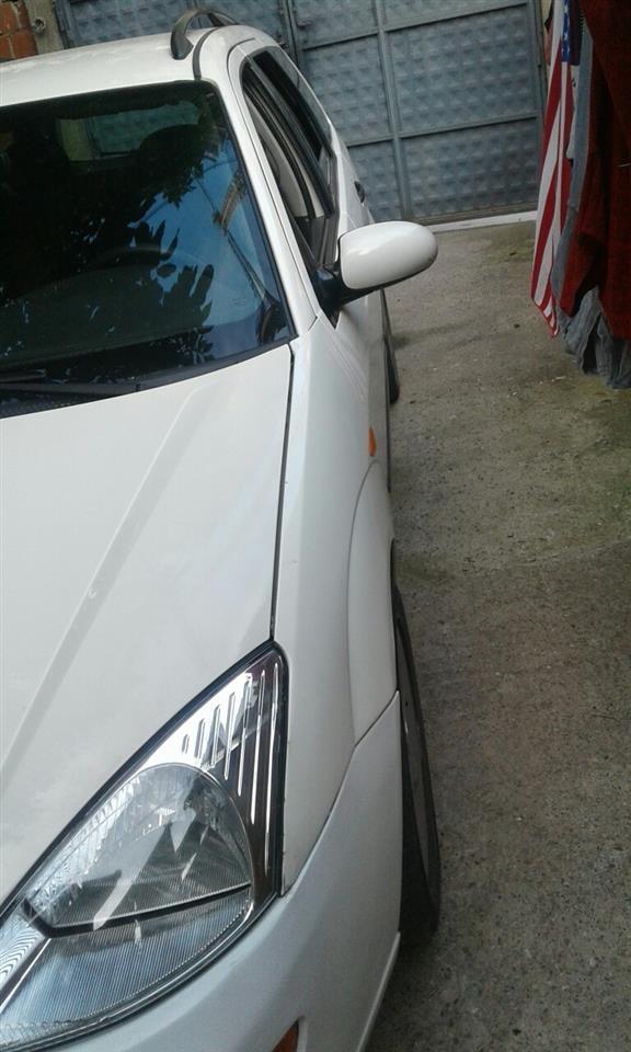 ford-focus-2002-
