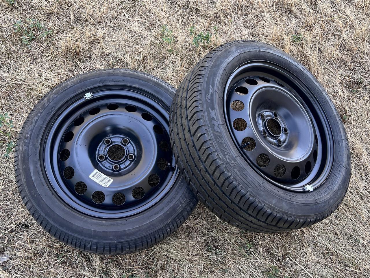 Shiten-2-goma-rezervë-për-Golf-4--të-reja--të-pa-përdorura-
