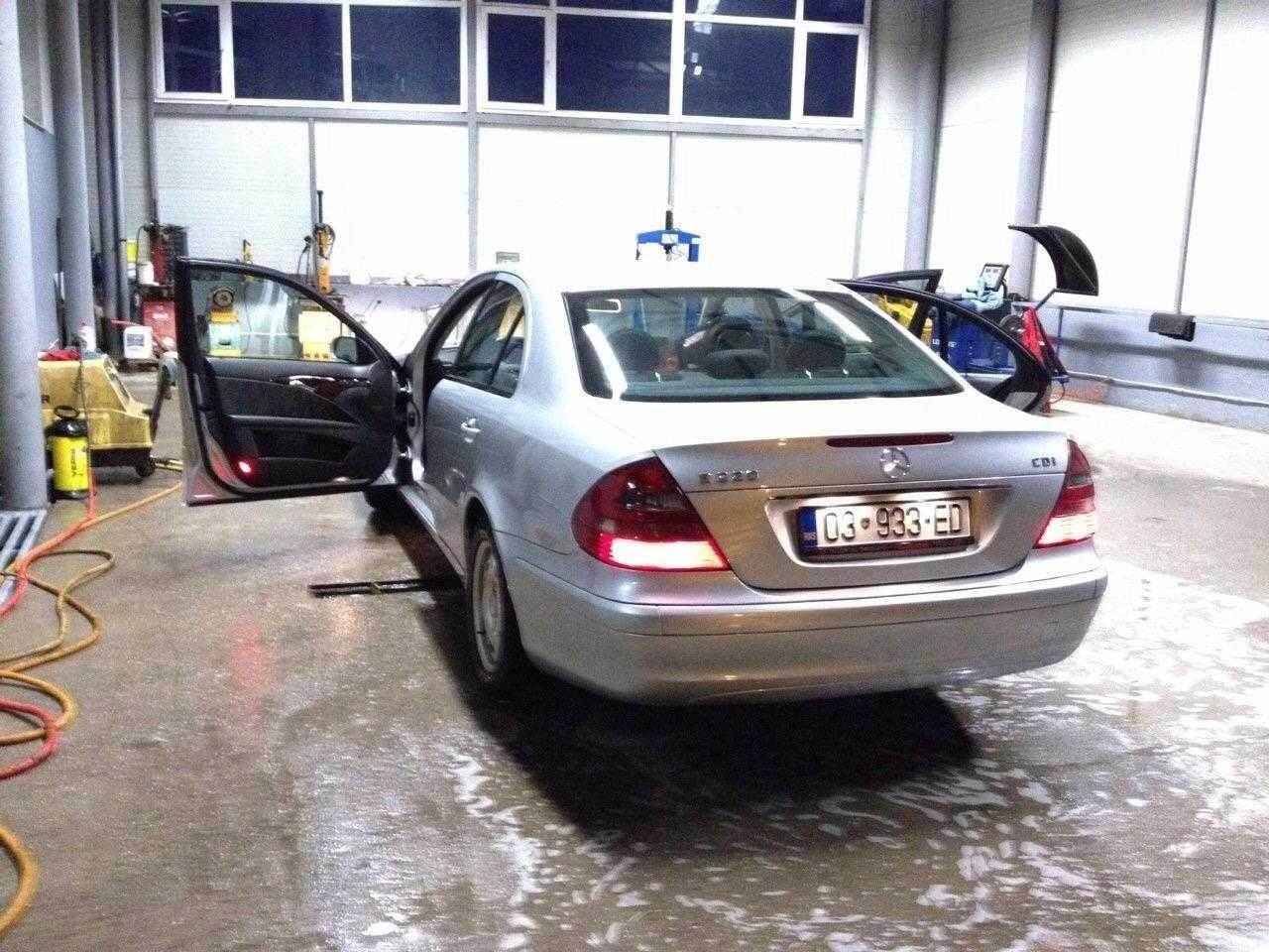 Mercedes-E220