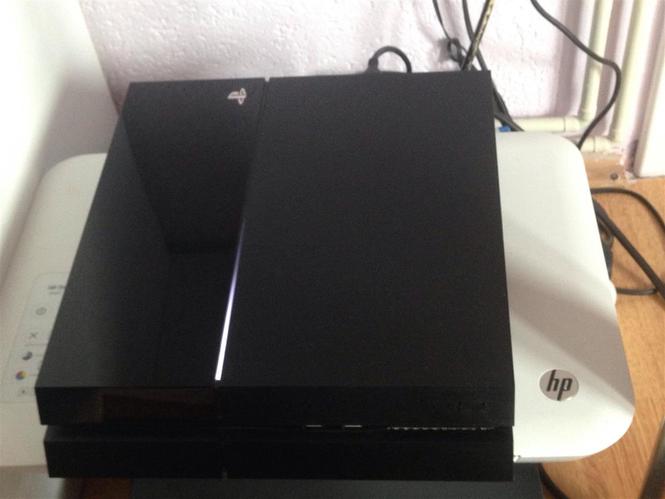 PS4+3cd+1controller