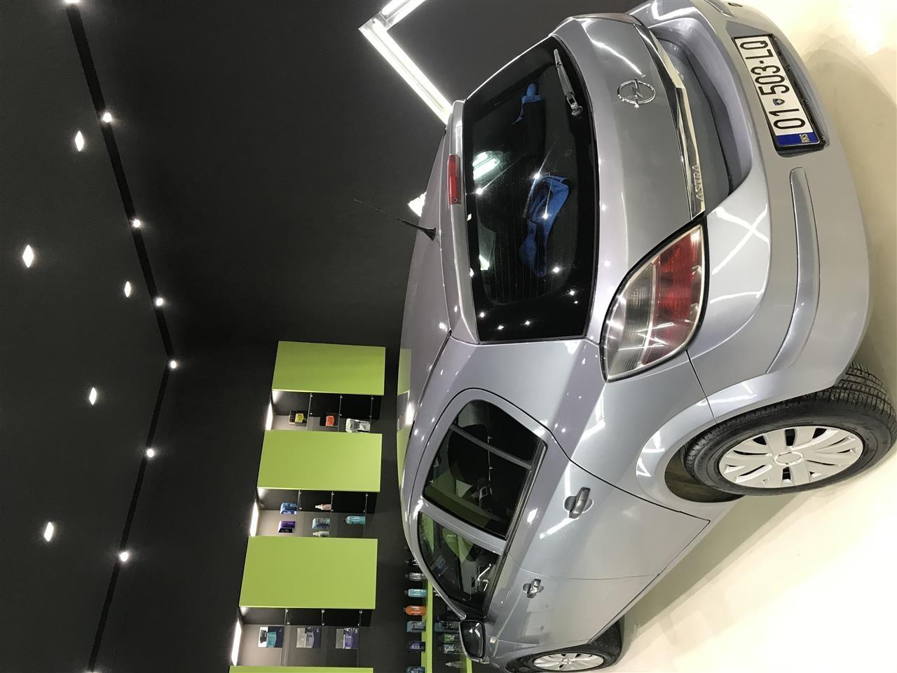 Opel-Astra-benzin-