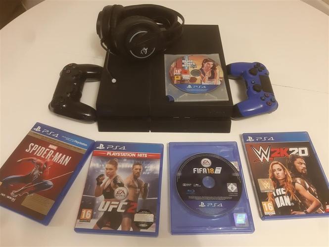 Shitet Ps4 me 5 Cd