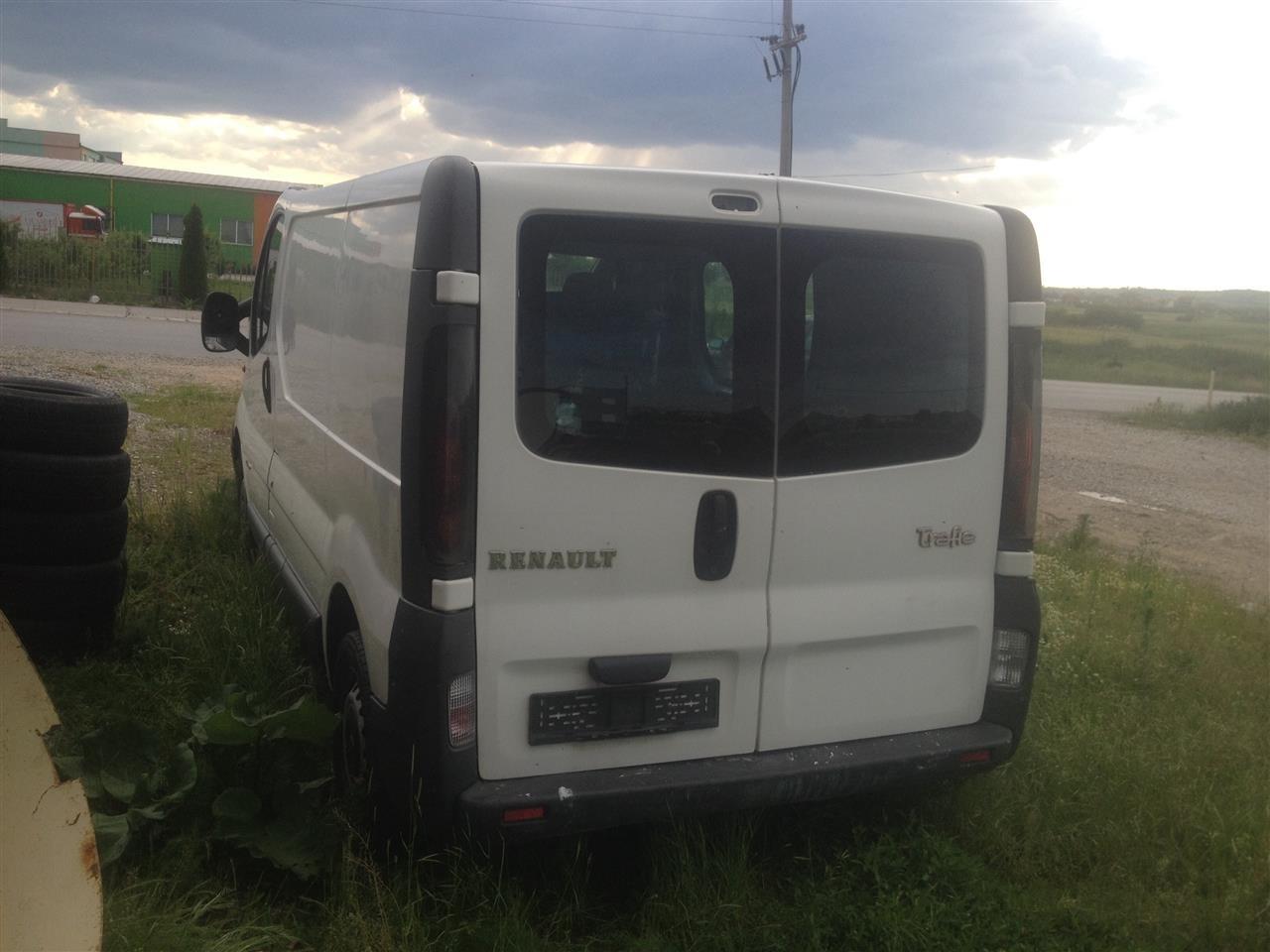 Renault-trafic--1-9