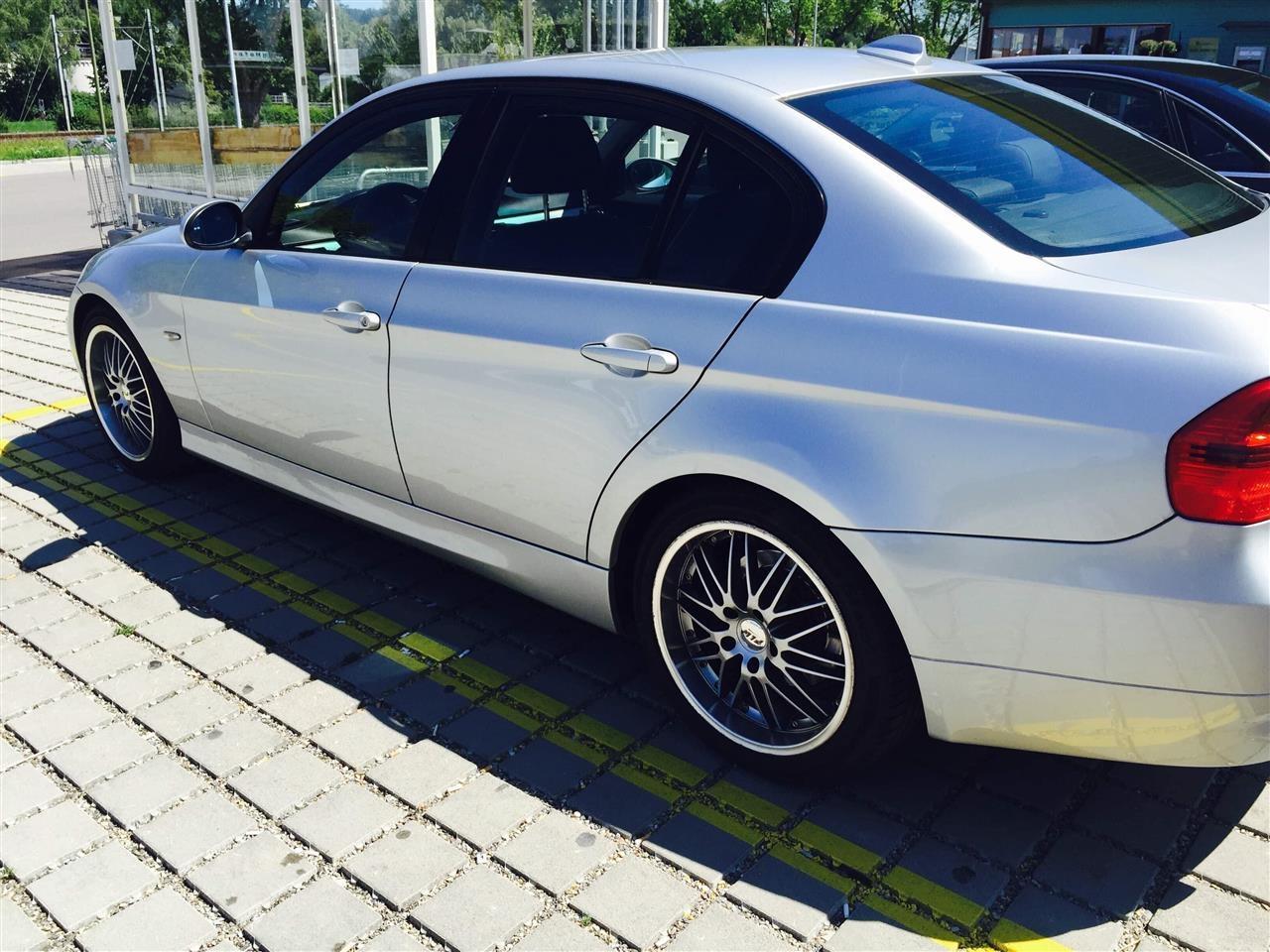 BMW-320