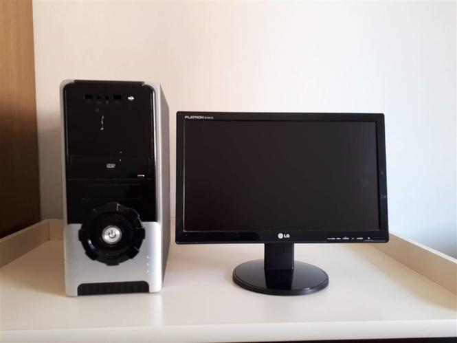 Desktop computer