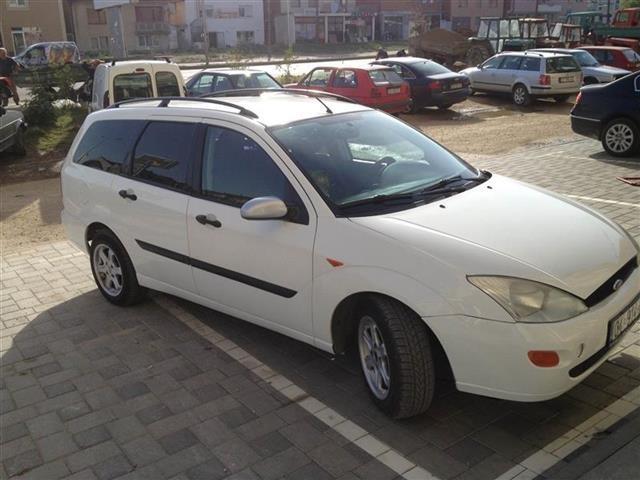 FORD-FOCUS--01