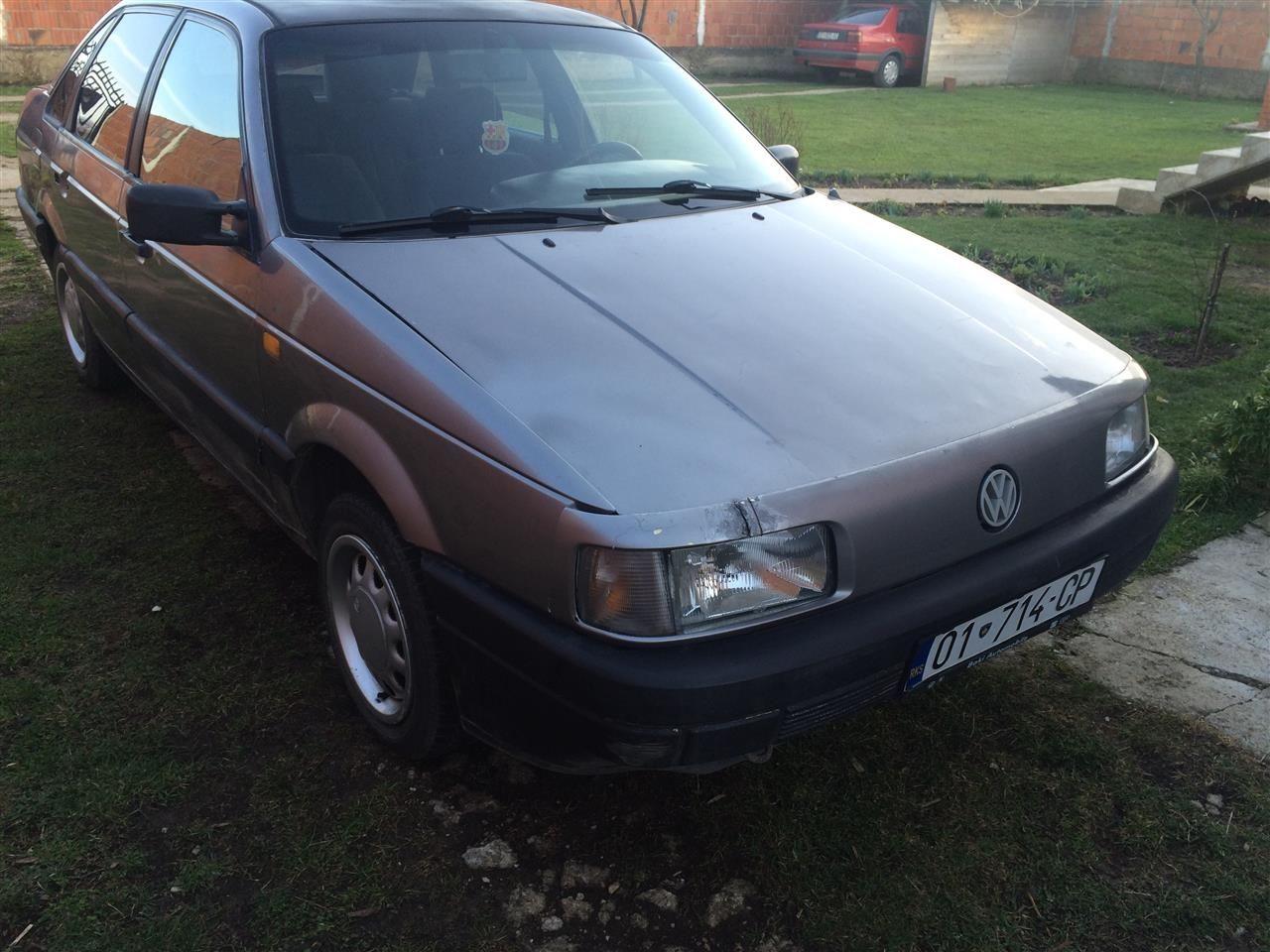 VW-Passat--90-