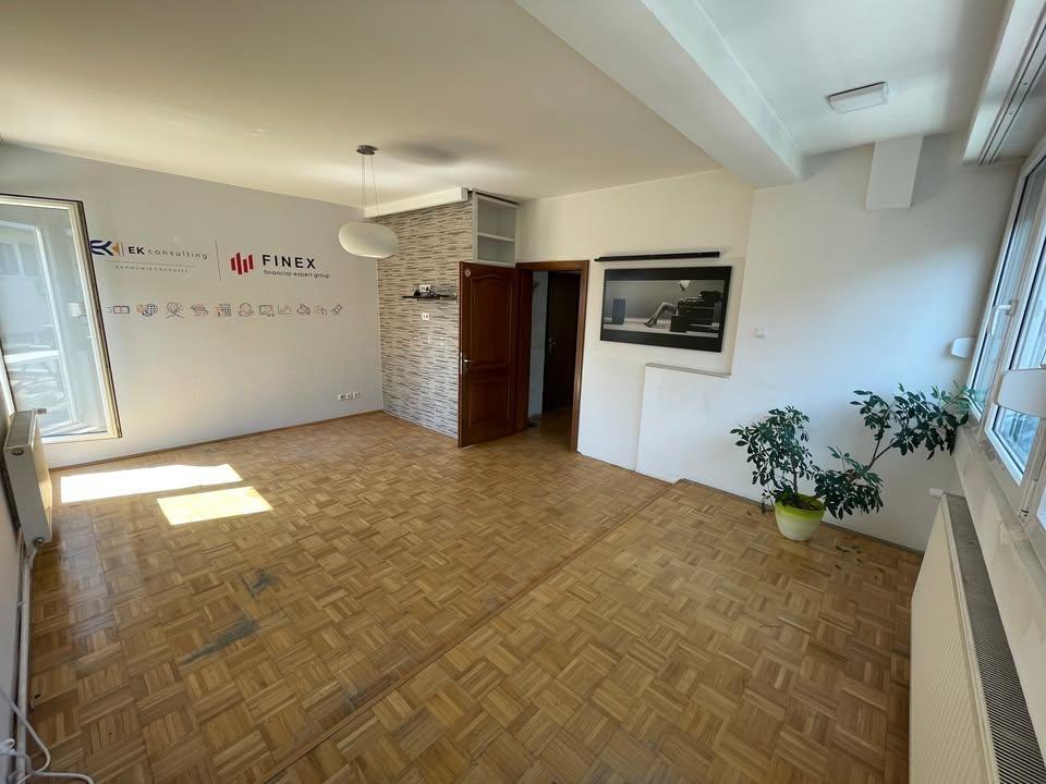 Zyre-qender-60m2--banesa-me-qira