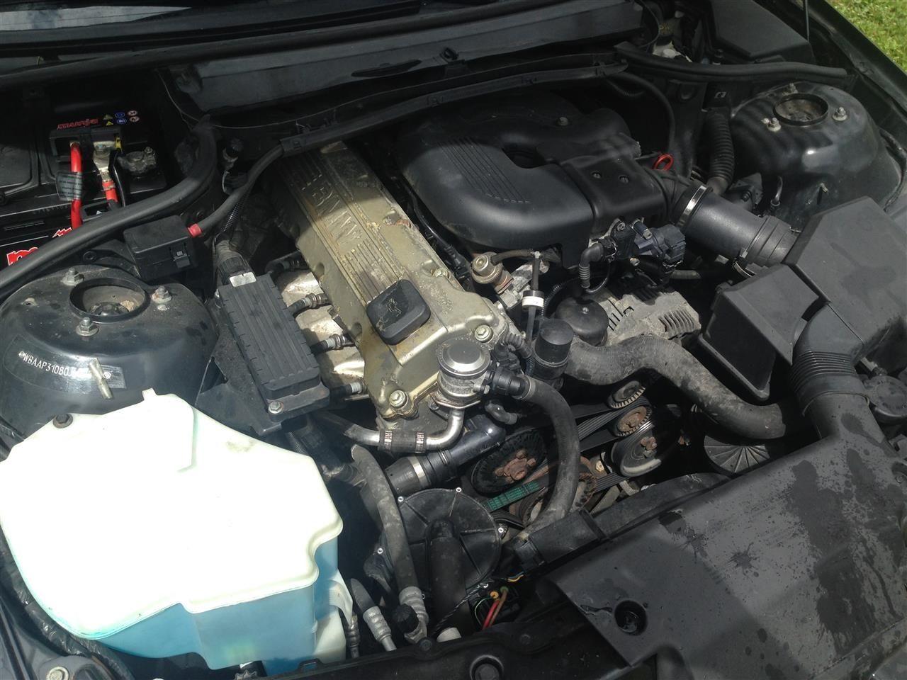 BMW-318i-