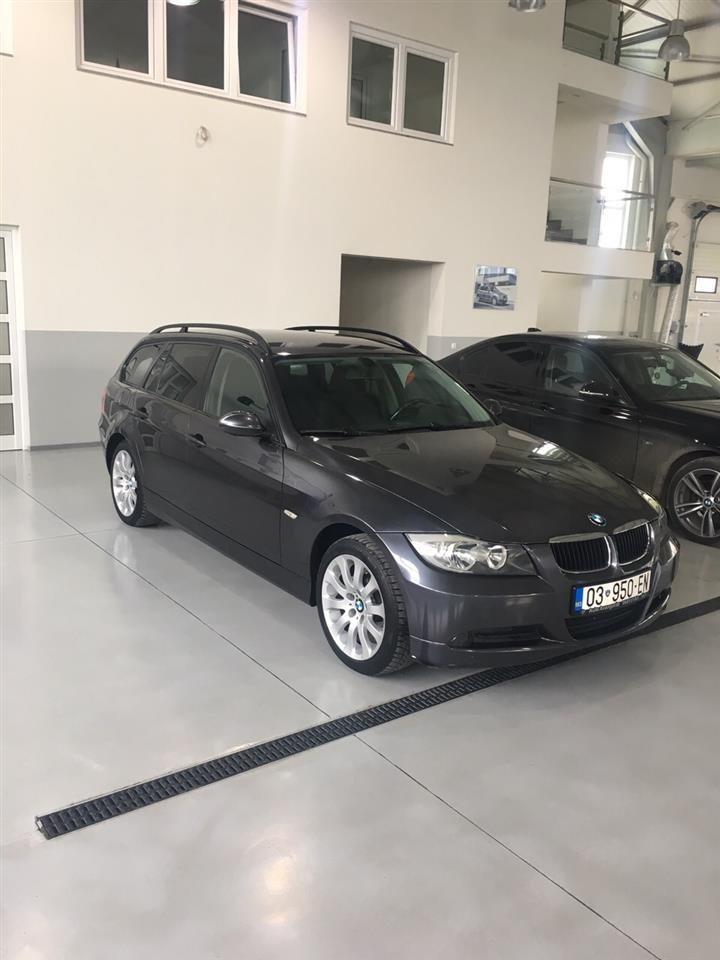BMW-E90-320d-