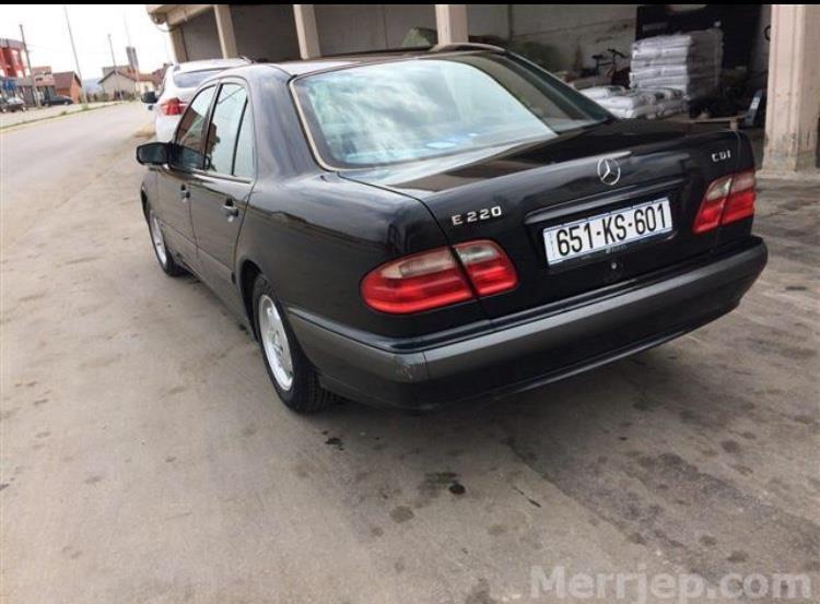 Mercedes-Eclass-220