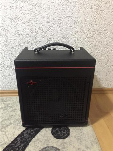 smadhuese per bas gitare