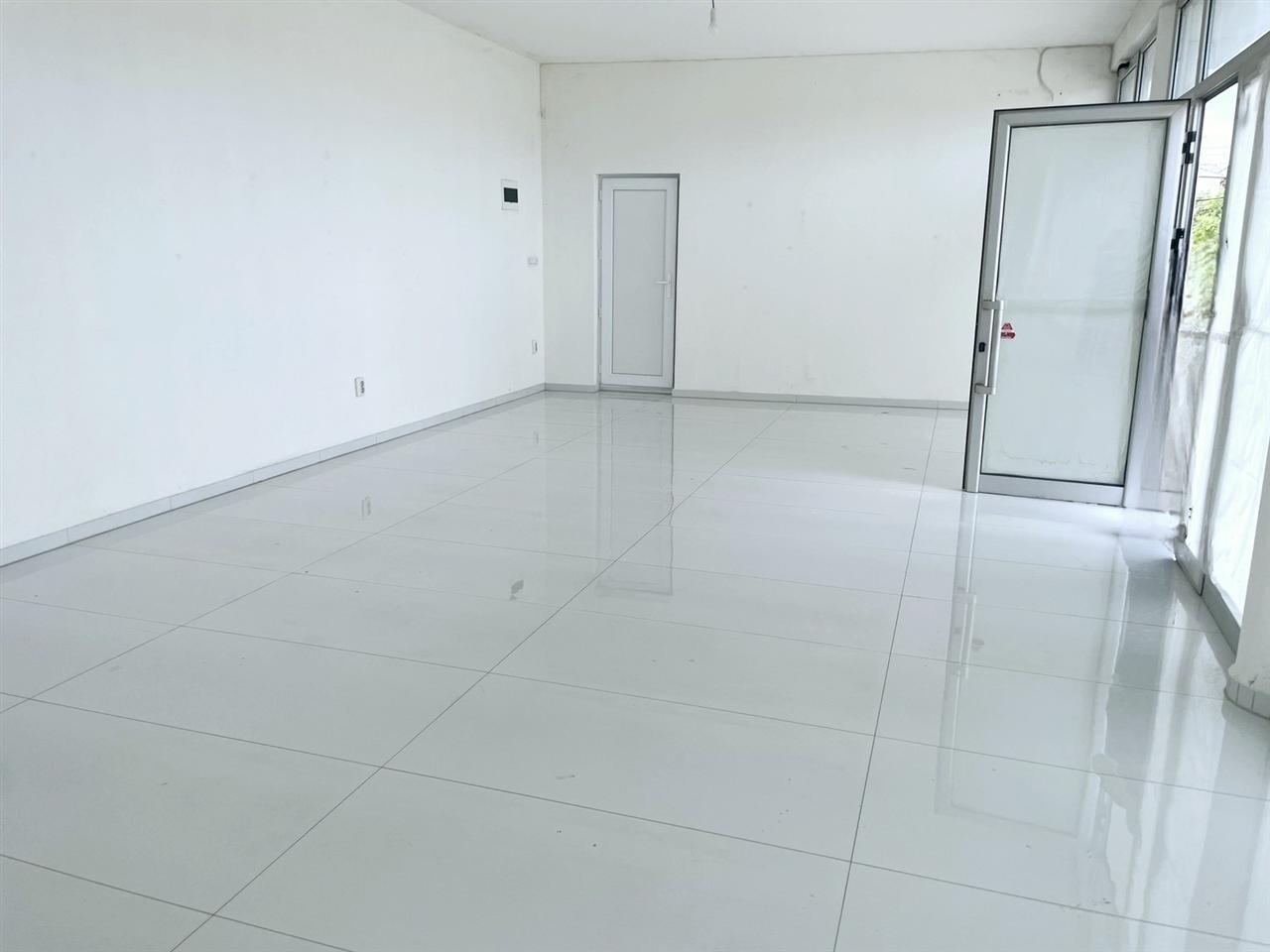 Jepet-me-qira-Lokali-60m--rrugen-Salla-e-Panaireve--Shkabaj