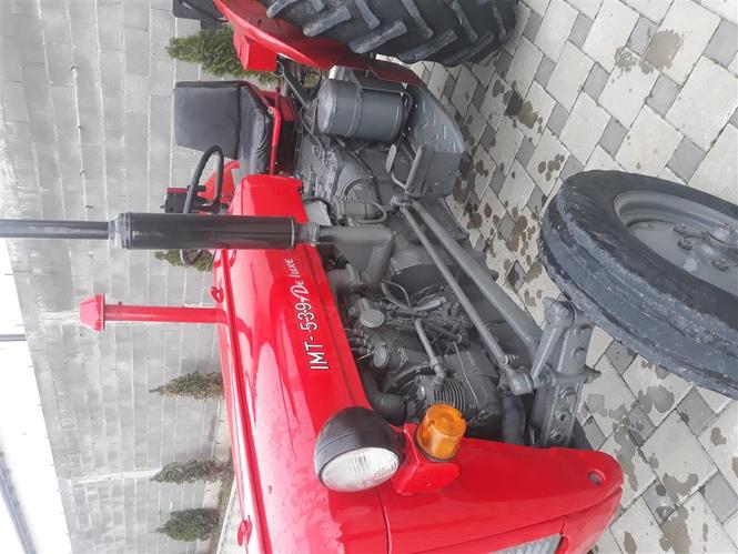 Traktor 539