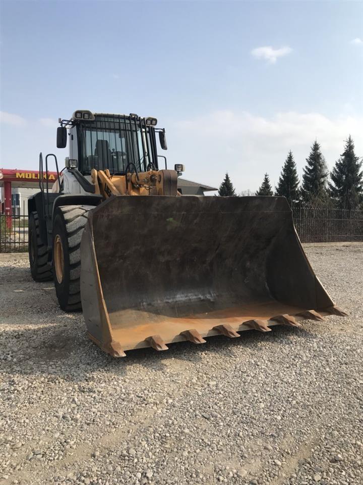 Liebherr-566-2plus2