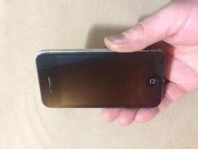 iphone 4  (u shit)