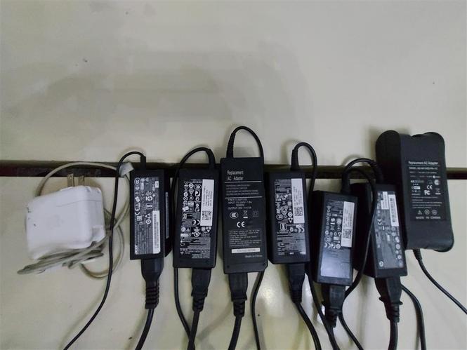 Adaptera per Llaptop te ndryshem
