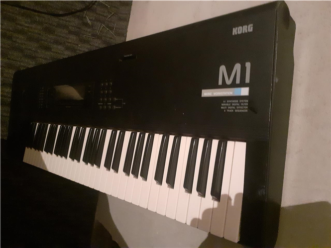 Korg m1