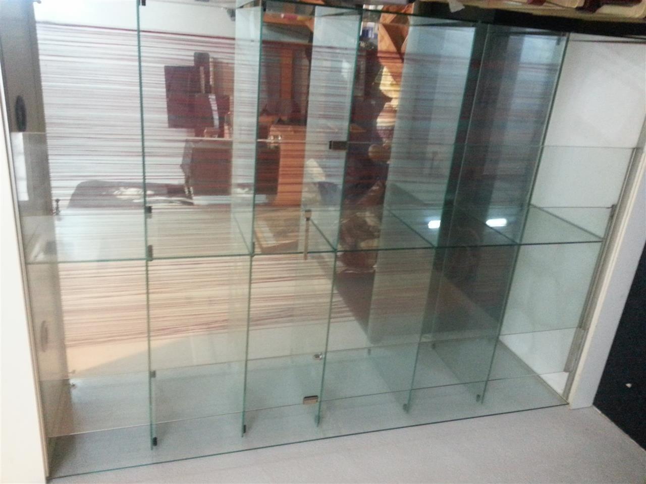 Vitrine-e-xhamit