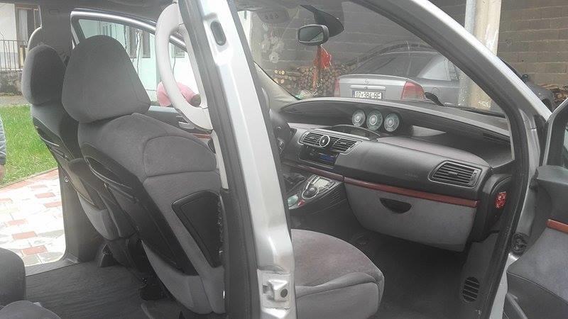 Citroën-C8