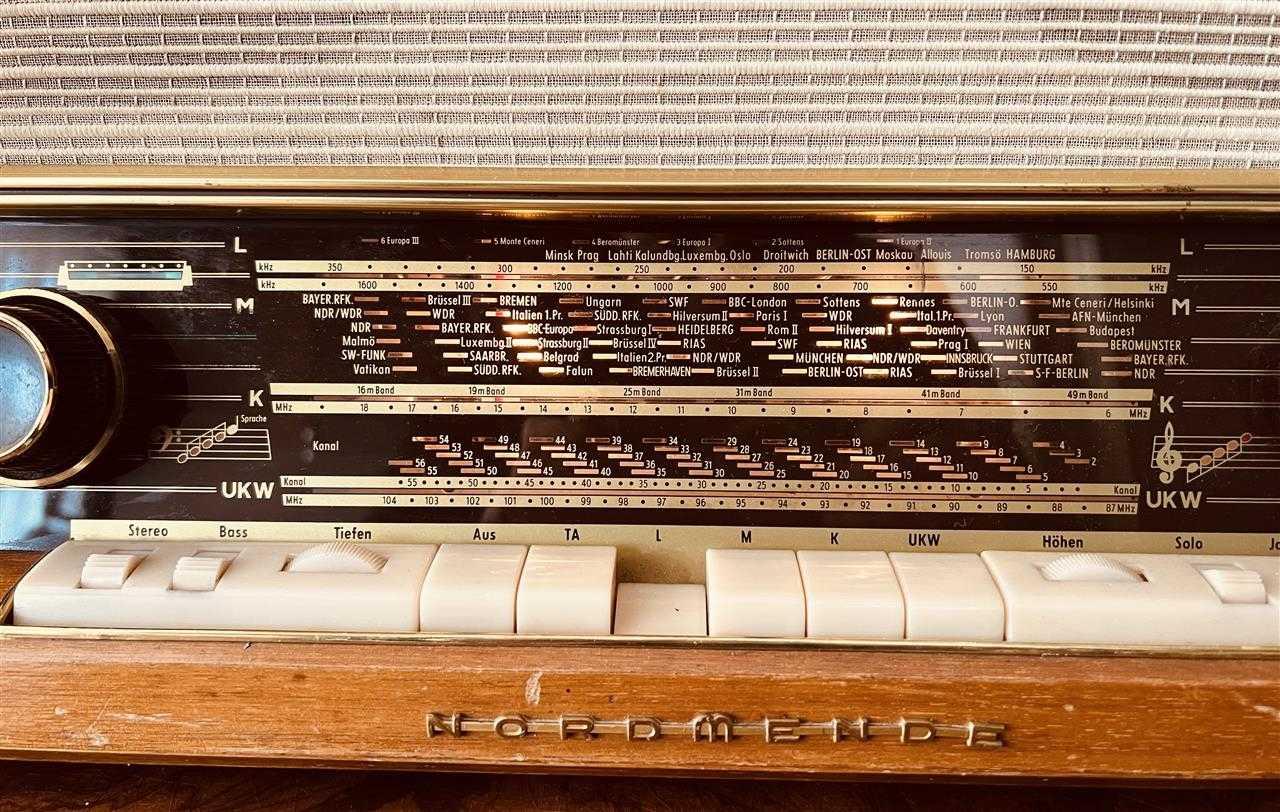 Radio-e-vjeter-e-vitit-1961-