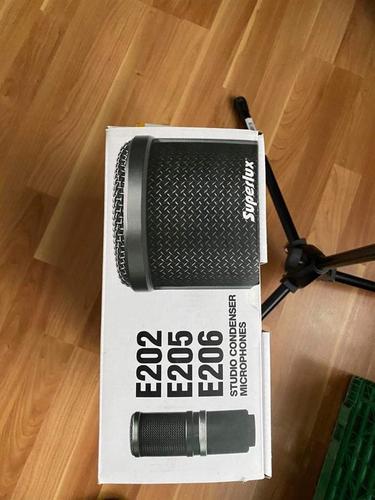 Microphone studio condenser e205