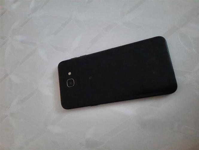 Samsung j6