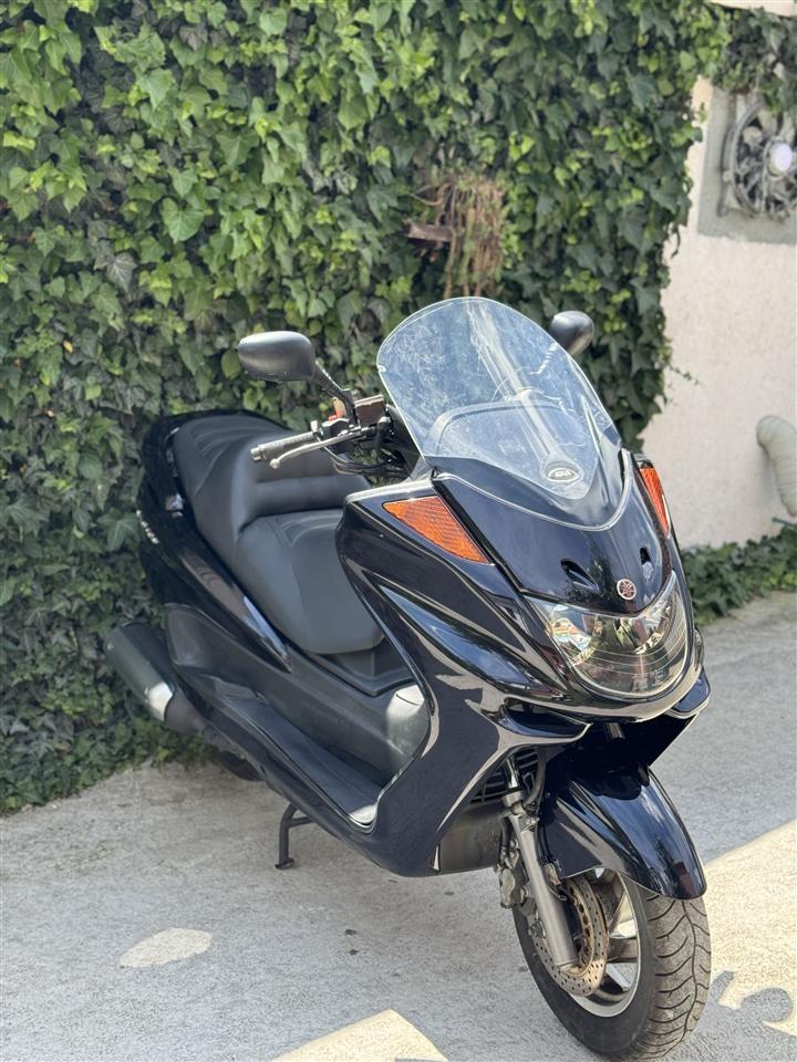 Yamaha-Majesty-250------------