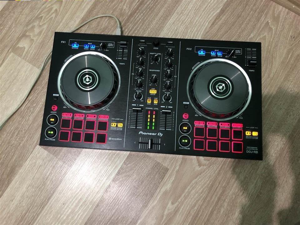 Keyboard-+-Dj-controller-