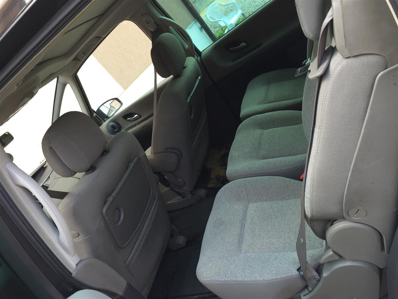 Renault-Espace-2-2-DCI