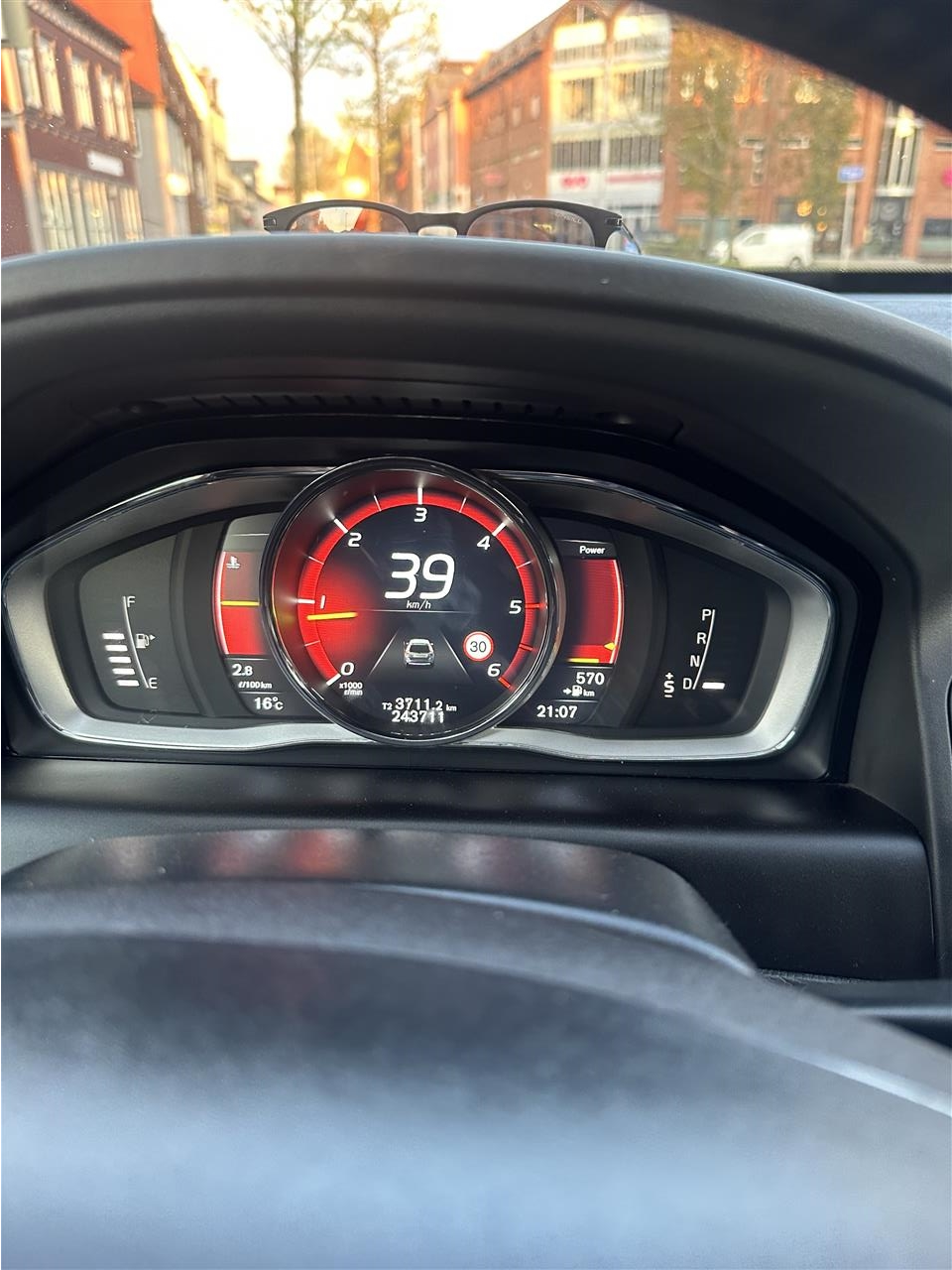 Volvo-D5-Summon