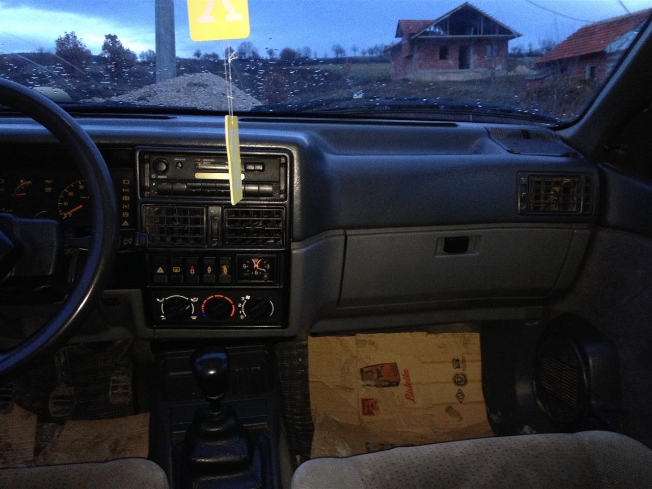 Renault-19