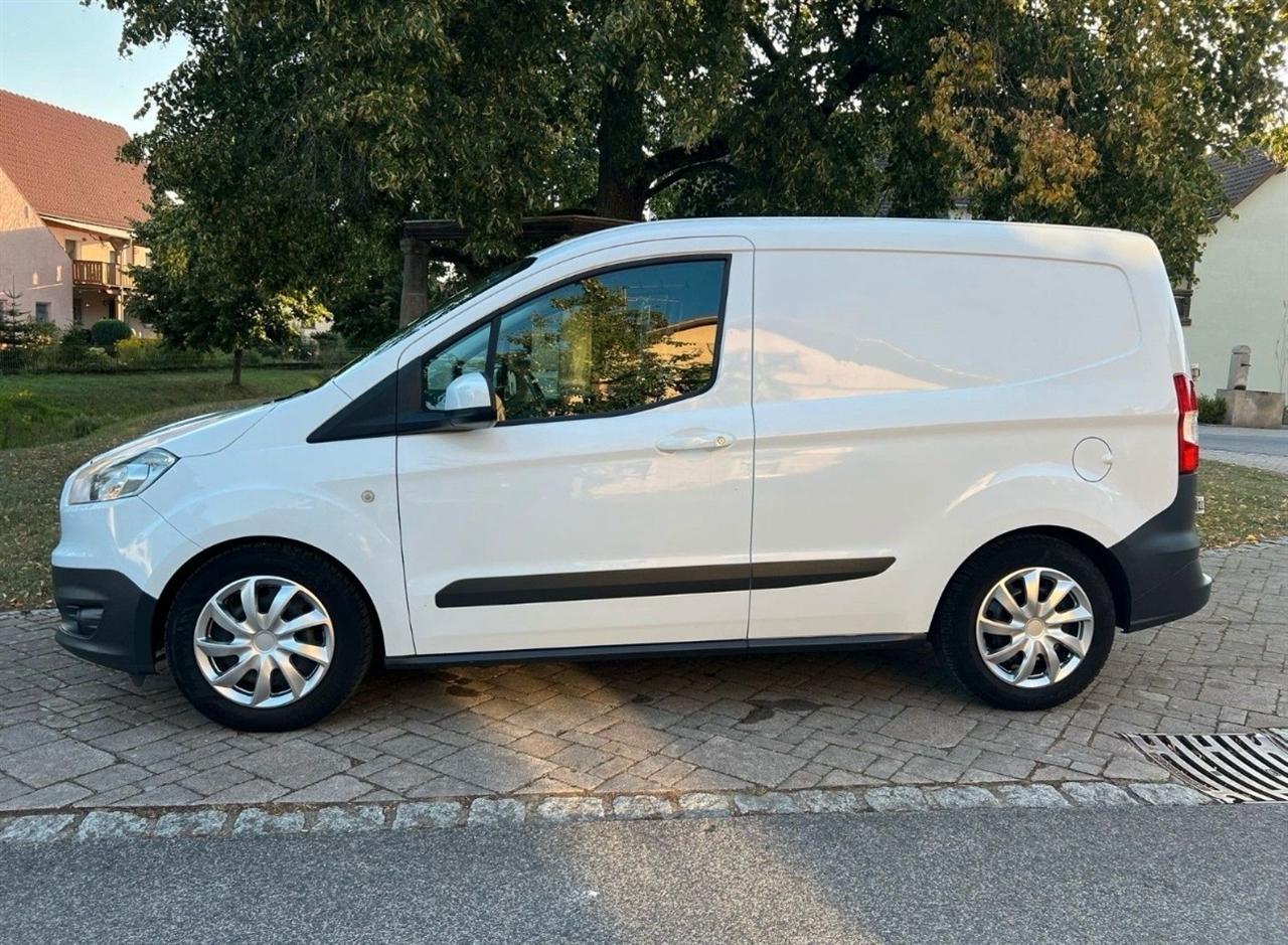 Ford-Transit-Courier-2015