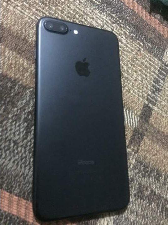 Iphone-7-plus-black