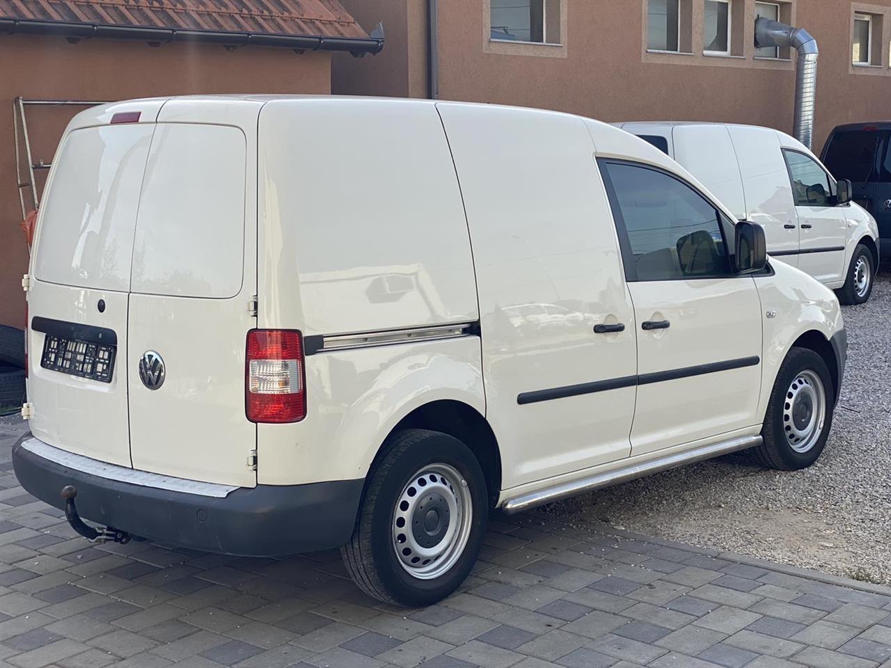 VW-CADDY-