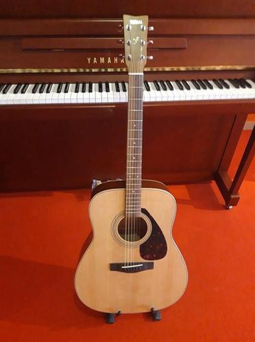Shitet Gitare Akustike ''Yamaha''