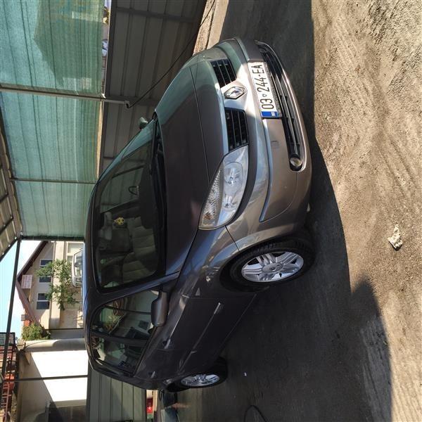 Renault-Scenic-1-6--05-