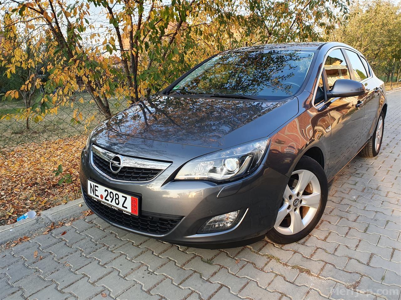 Opel astra j cosmo