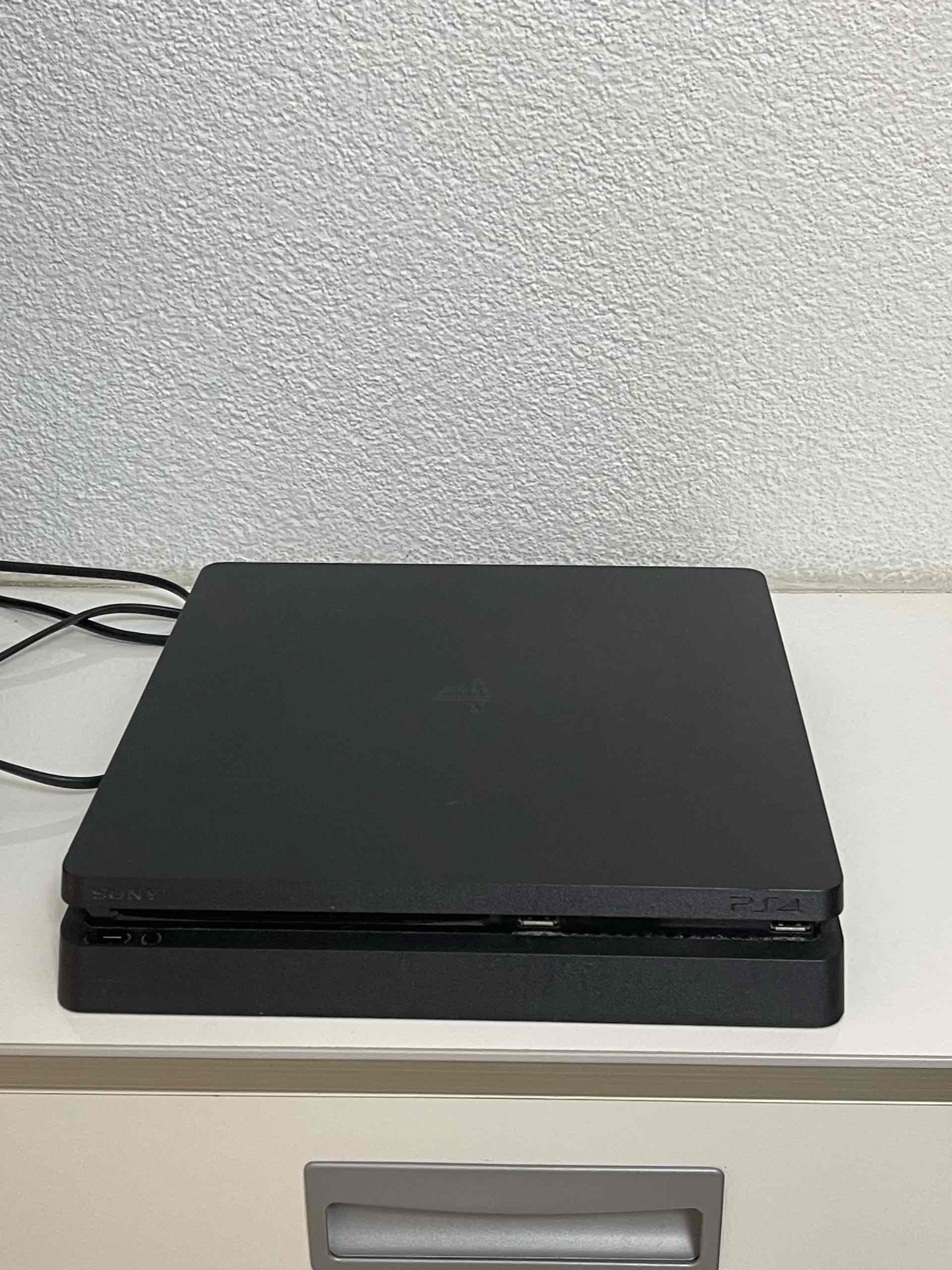 Ps4-slim-1TB-3-kontrollera-Original