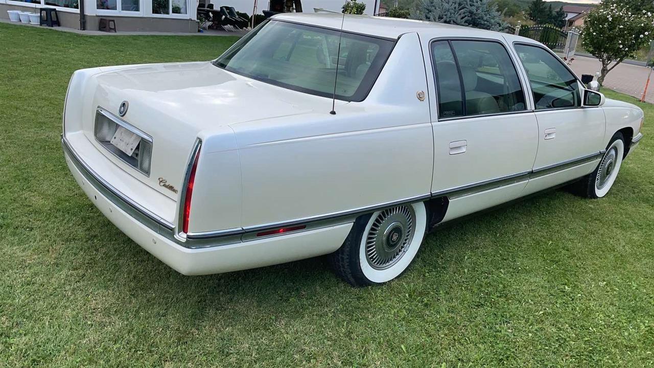 Cadillac-Deville--old-school-