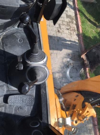 JCB-3-CX--2014