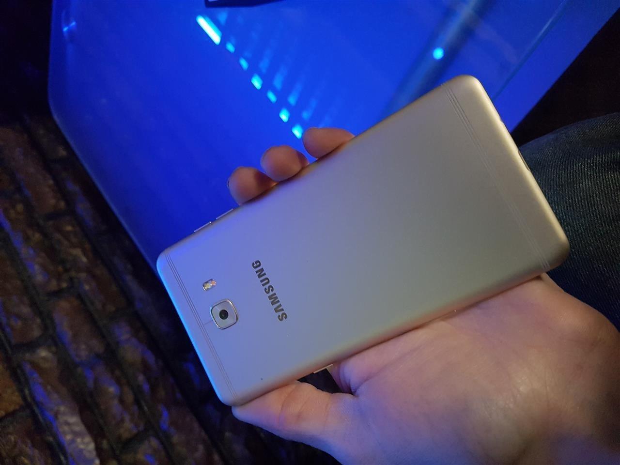 SAMSUNG-C9-Pro