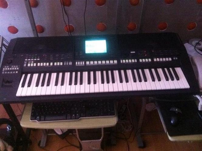 YAMAHA 
