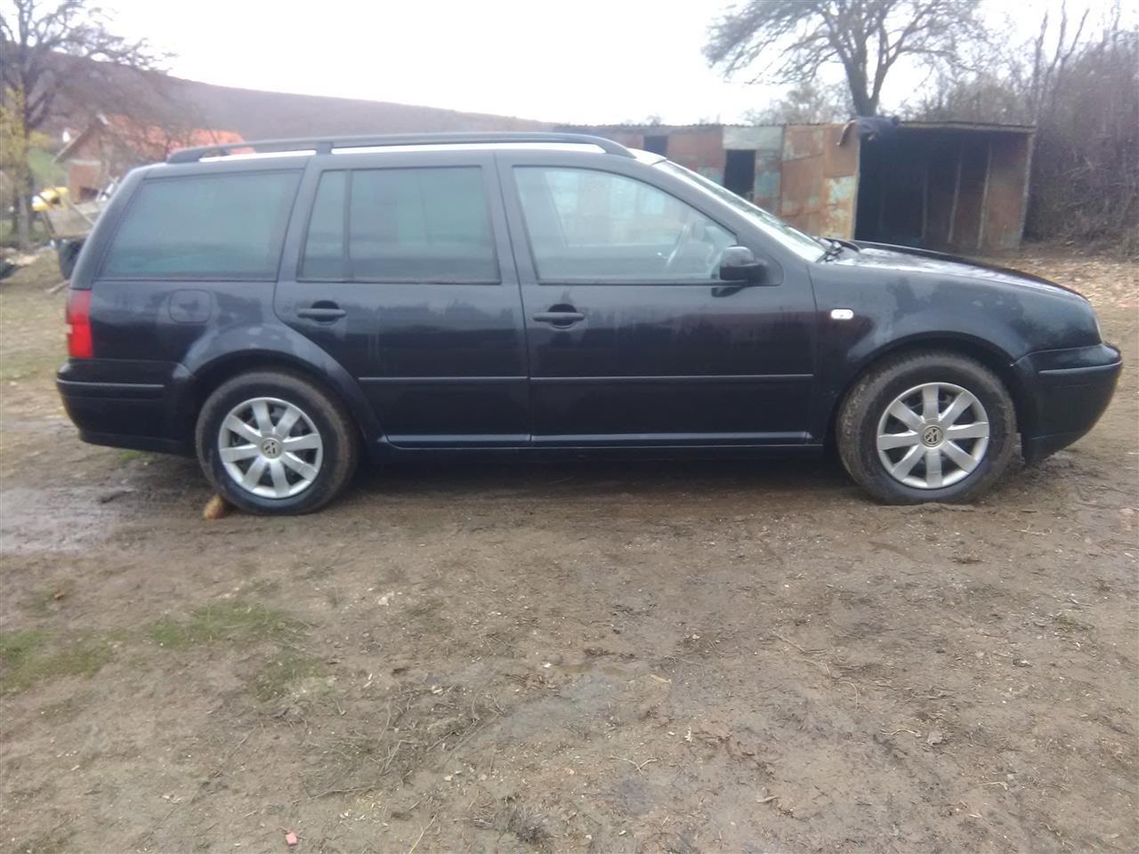 VW-Golf-4-karavan